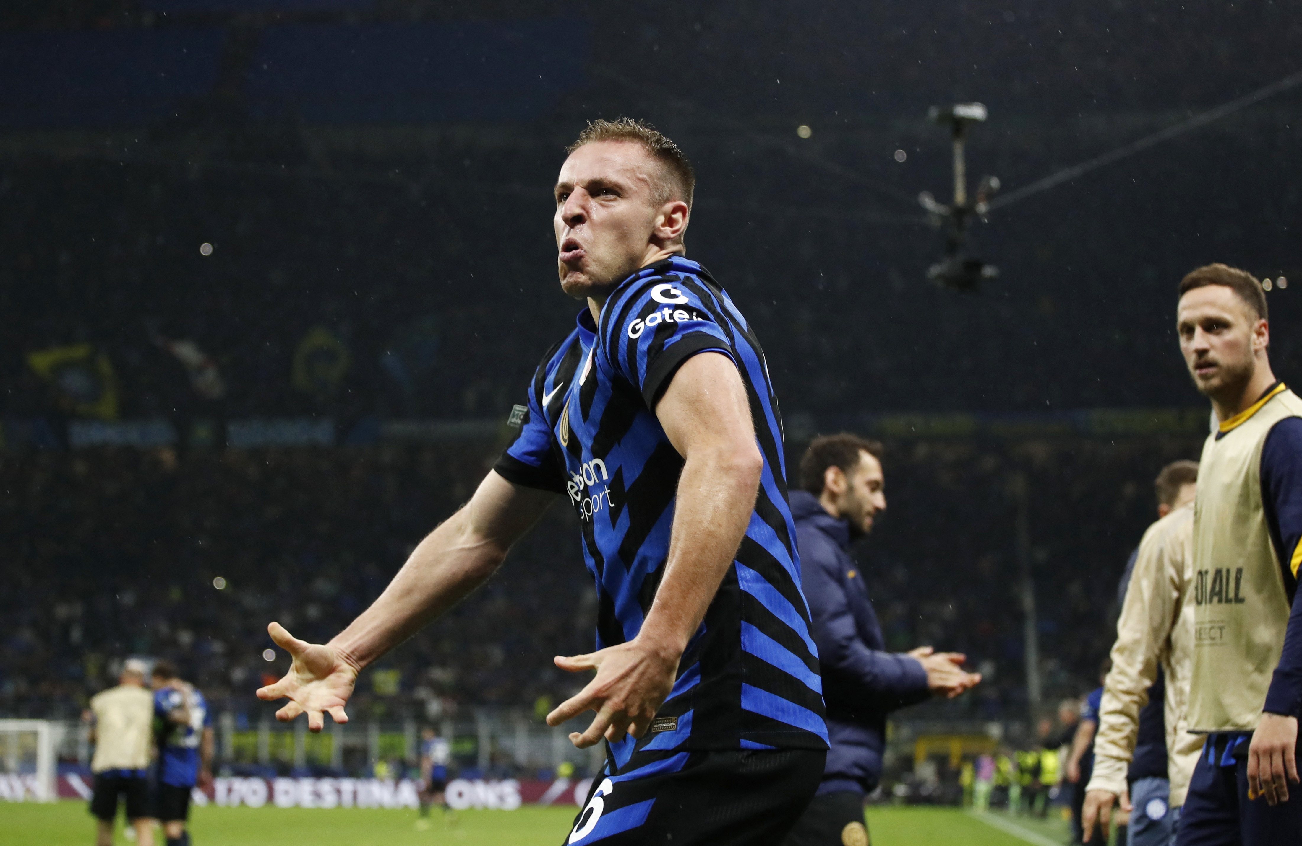 欧亿体育首页-意媒：尤文和国米考虑让冈萨雷斯与弗拉泰西互换，但短期内难实现